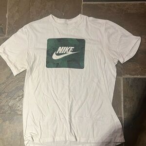 Nike T-shirt